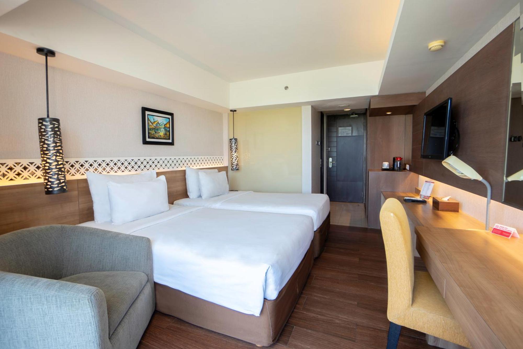 Ramada By Wyndham Bali Sunset Road Kuta Hotel Семиняк Екстериор снимка