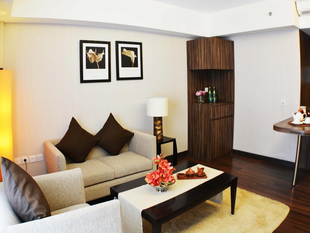 Ramada By Wyndham Bali Sunset Road Kuta Hotel Семиняк Екстериор снимка