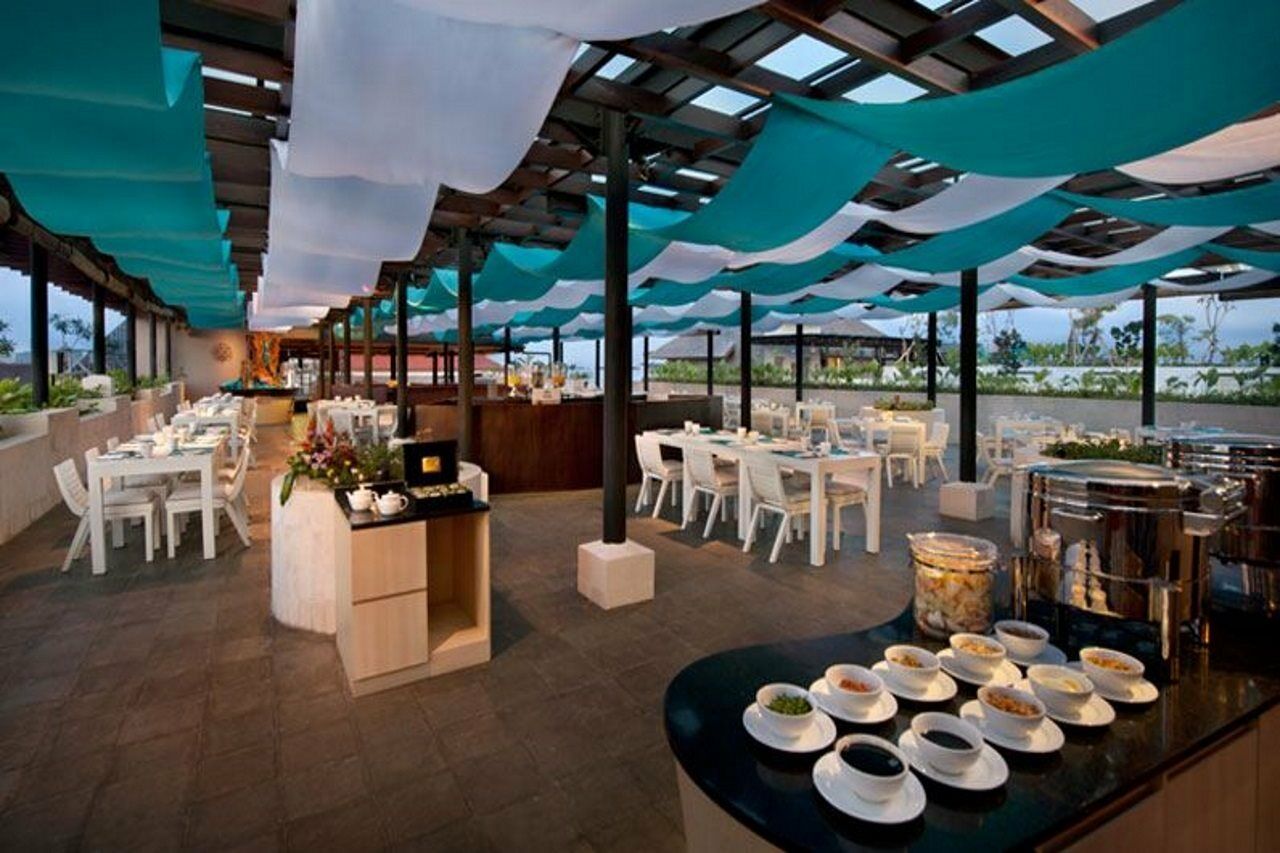 Ramada By Wyndham Bali Sunset Road Kuta Hotel Семиняк Екстериор снимка