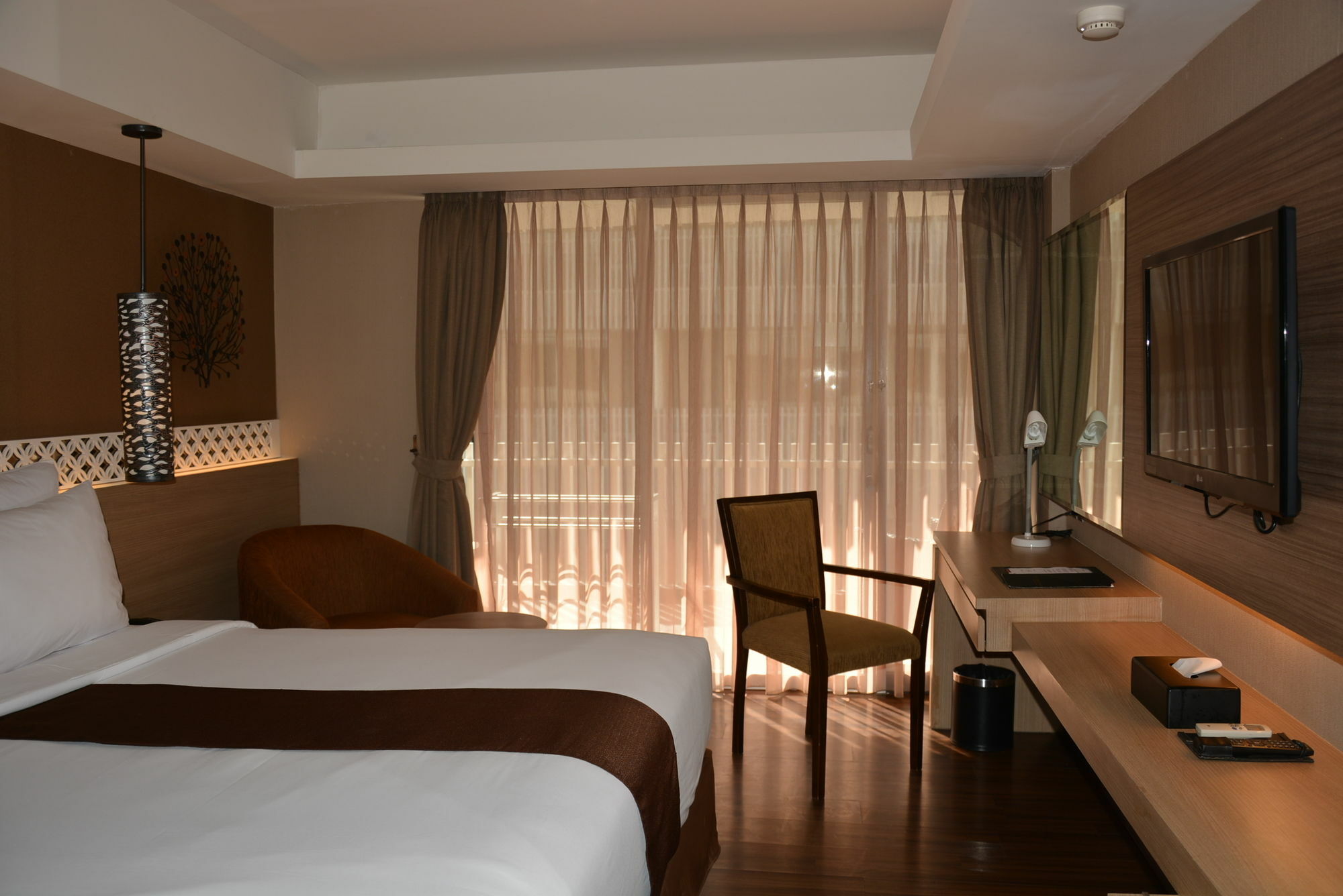 Ramada By Wyndham Bali Sunset Road Kuta Hotel Семиняк Екстериор снимка