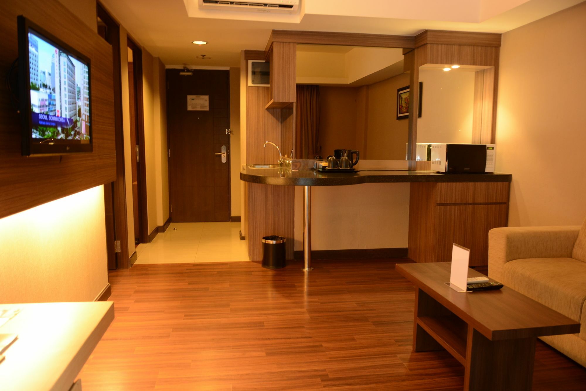Ramada By Wyndham Bali Sunset Road Kuta Hotel Семиняк Екстериор снимка