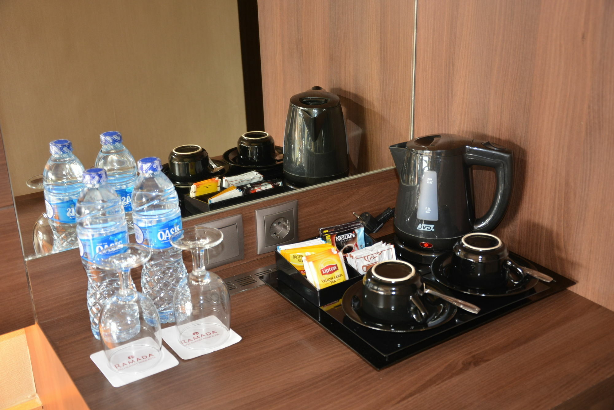 Ramada By Wyndham Bali Sunset Road Kuta Hotel Семиняк Екстериор снимка