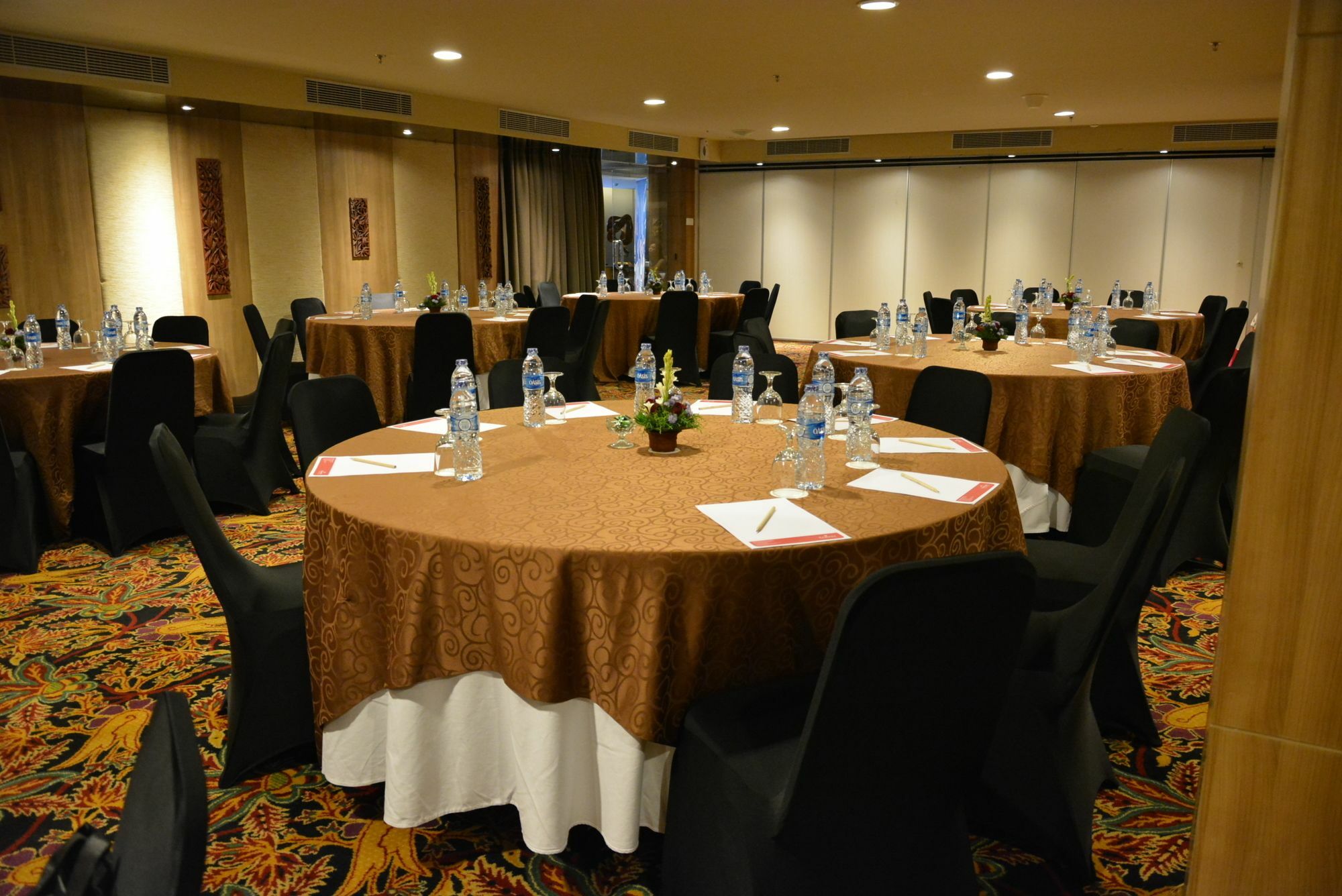 Ramada By Wyndham Bali Sunset Road Kuta Hotel Семиняк Екстериор снимка