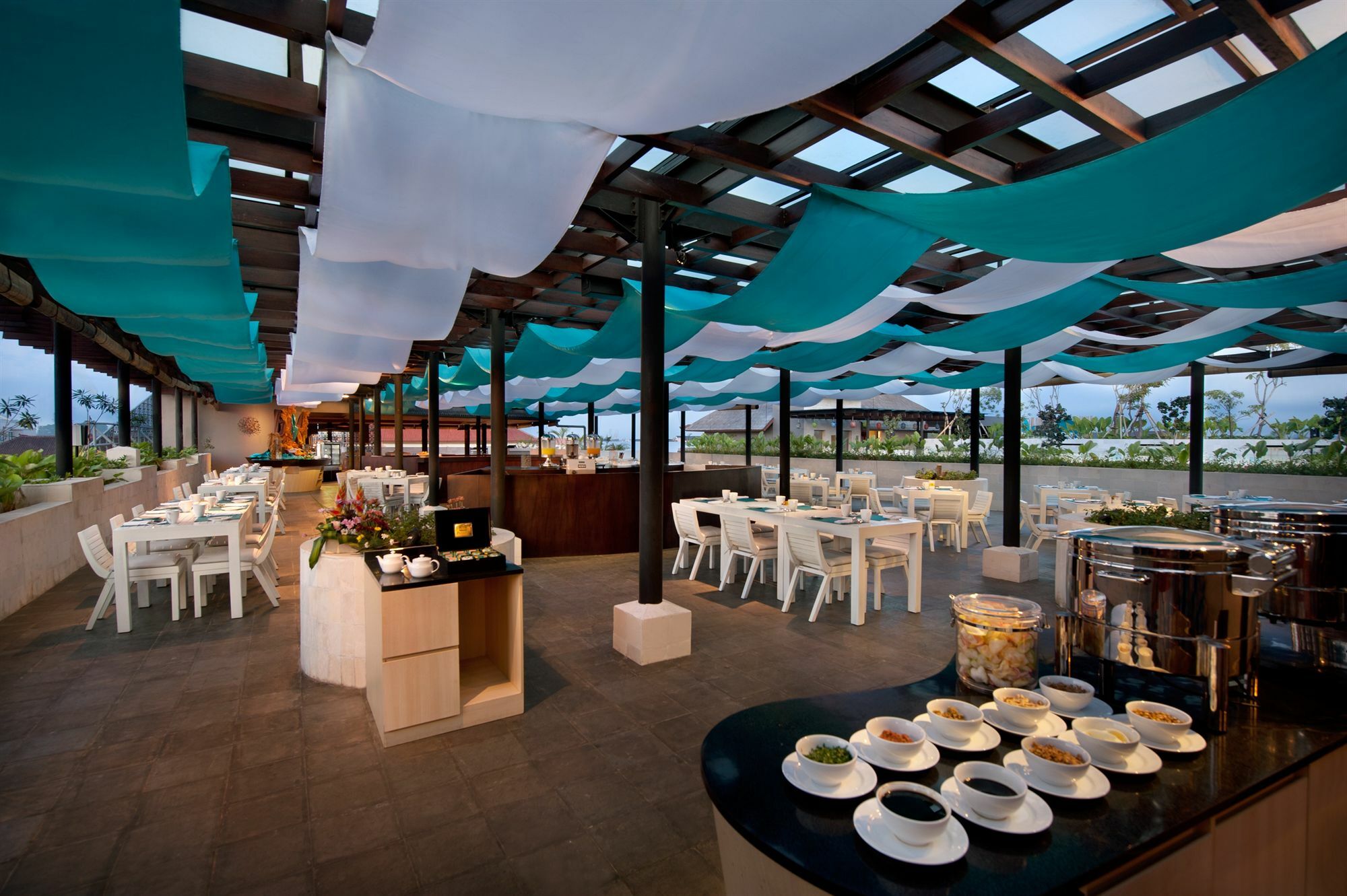 Ramada By Wyndham Bali Sunset Road Kuta Hotel Семиняк Екстериор снимка