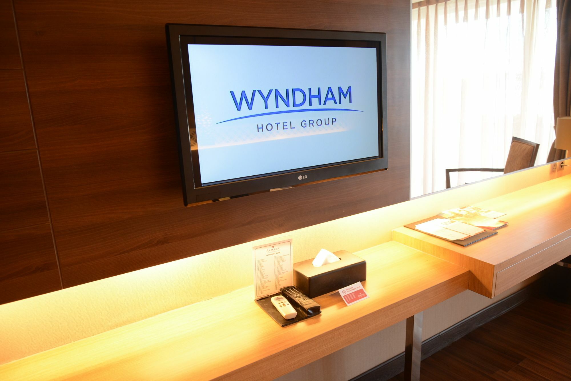 Ramada By Wyndham Bali Sunset Road Kuta Hotel Семиняк Екстериор снимка